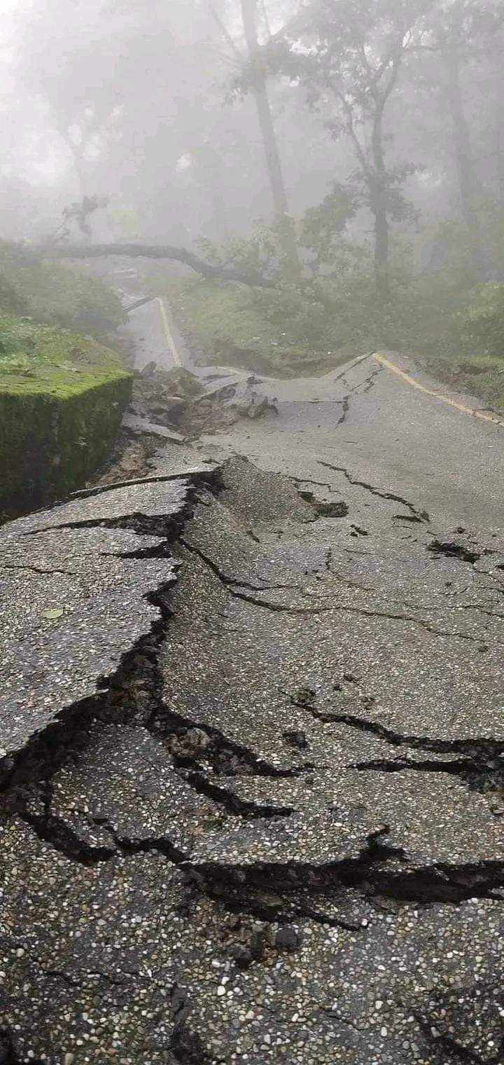 सडक भासिदा सुदूरपश्चिममा यातायात ठप्प