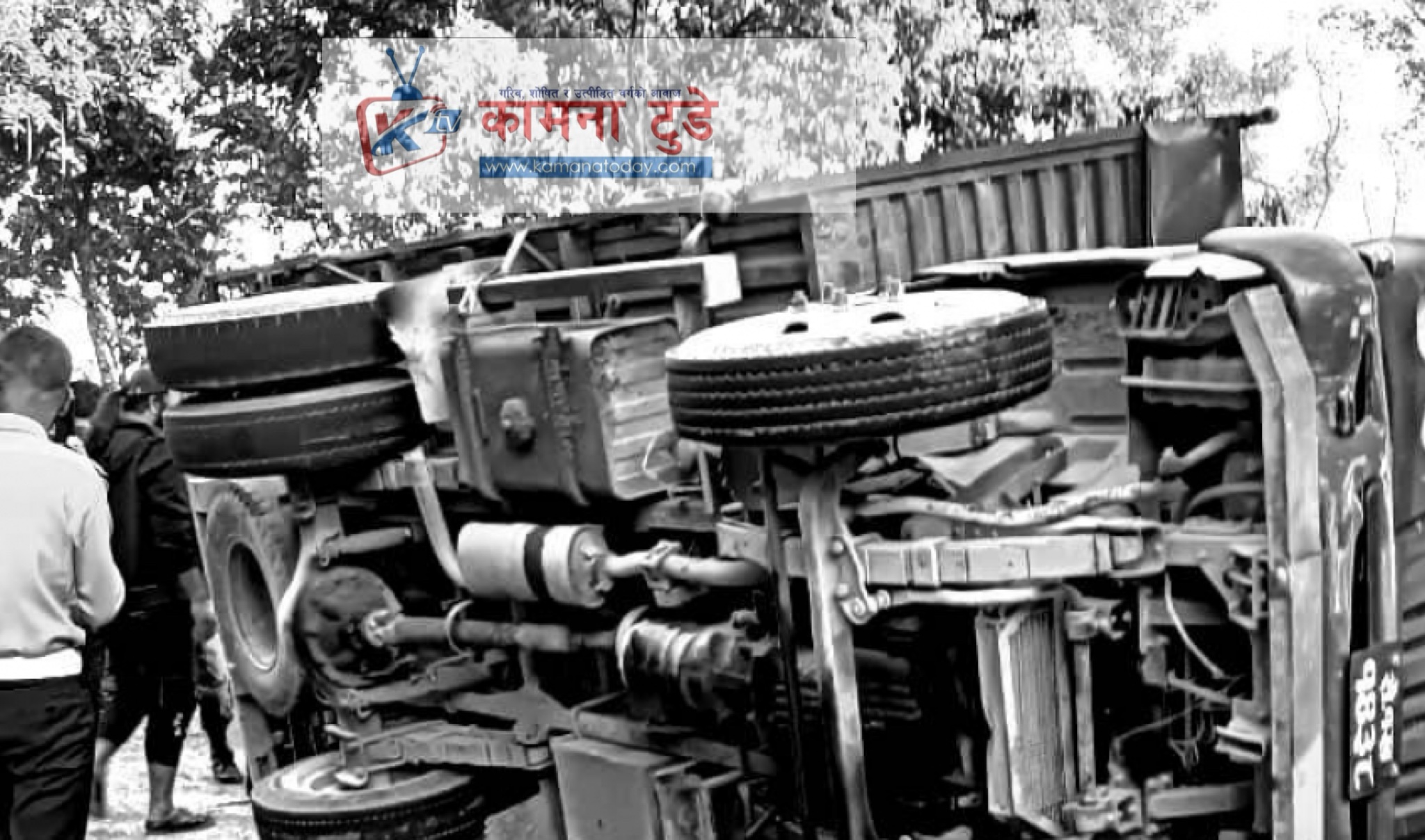 गोदावरीमा भएको मिनी ट्रक दुर्घटनामा एक महिलाको मृत्यु, १३ घाइते