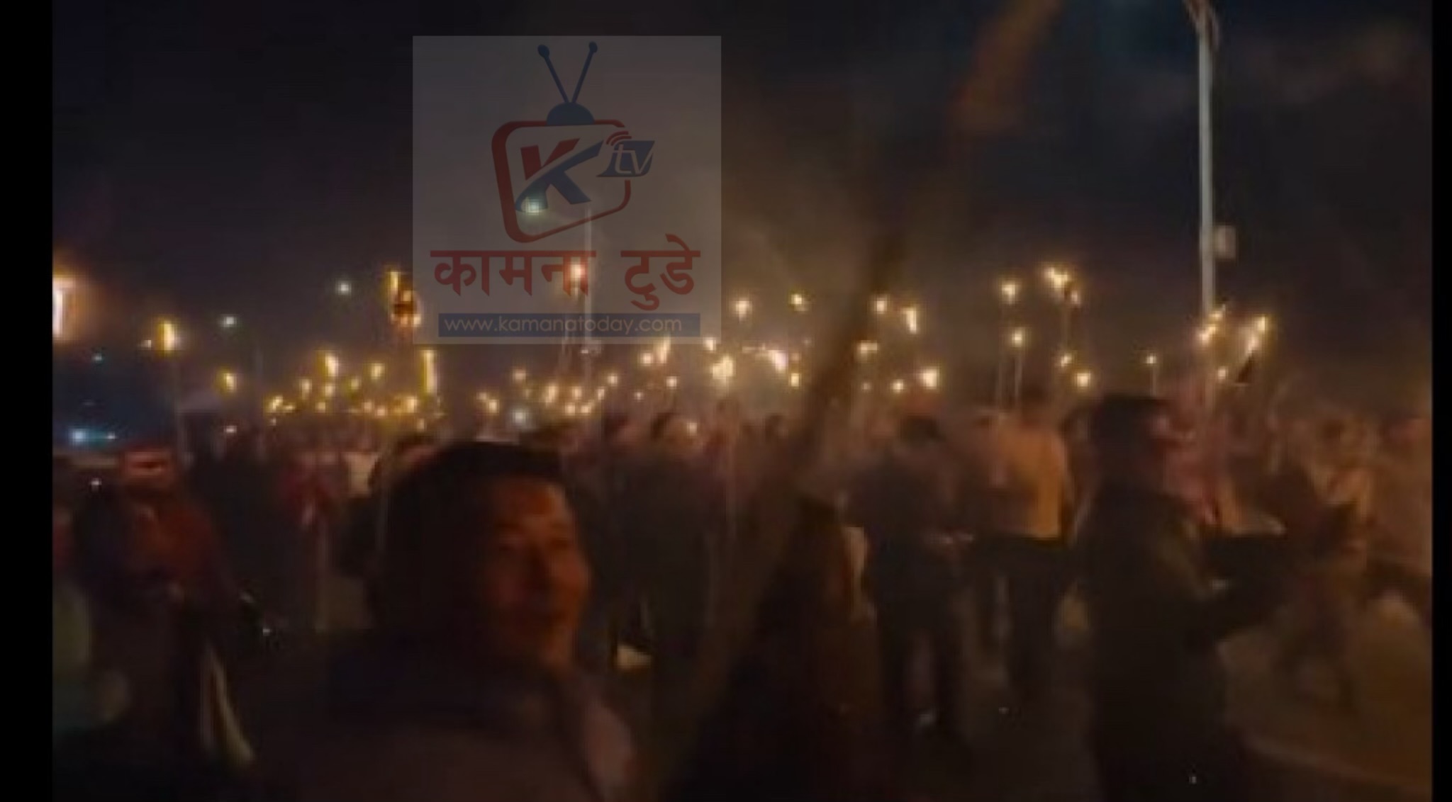 एमालेको भ्रातृ संगठन राष्ट्रिय युवा संघद्वारा काठमाडौंमा मशाल जुलुस !