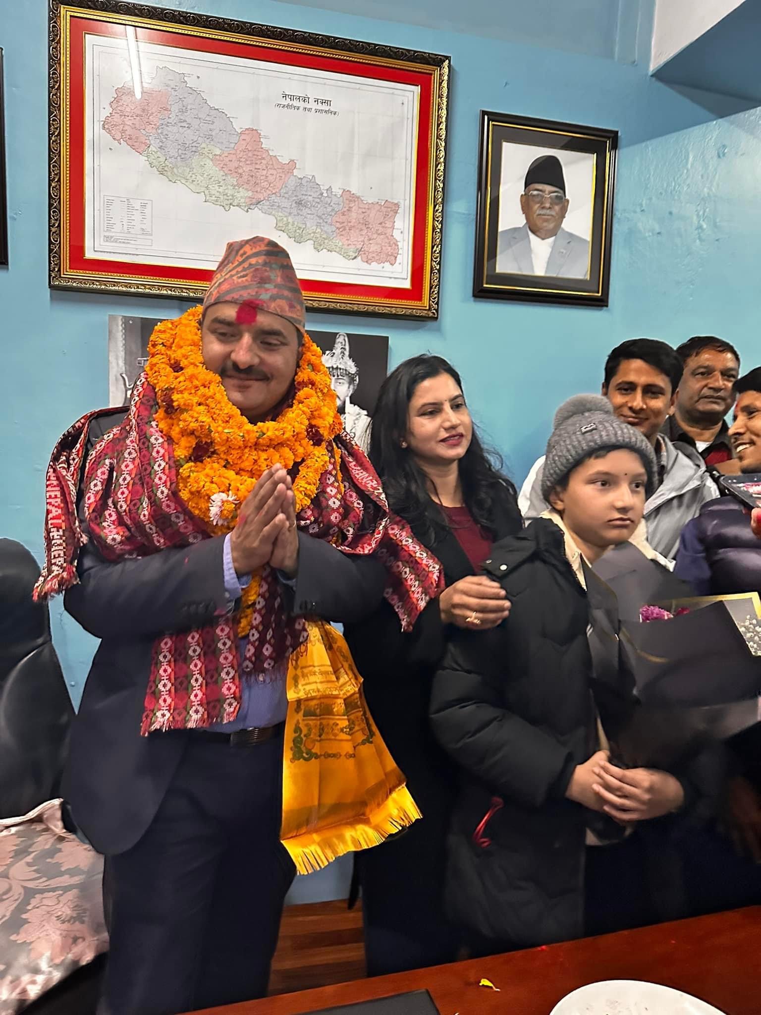 वीरका निर्देशक पौडेललाई पुर्नवहाली गर्न सर्वोच्चको अन्तरिम आदेश