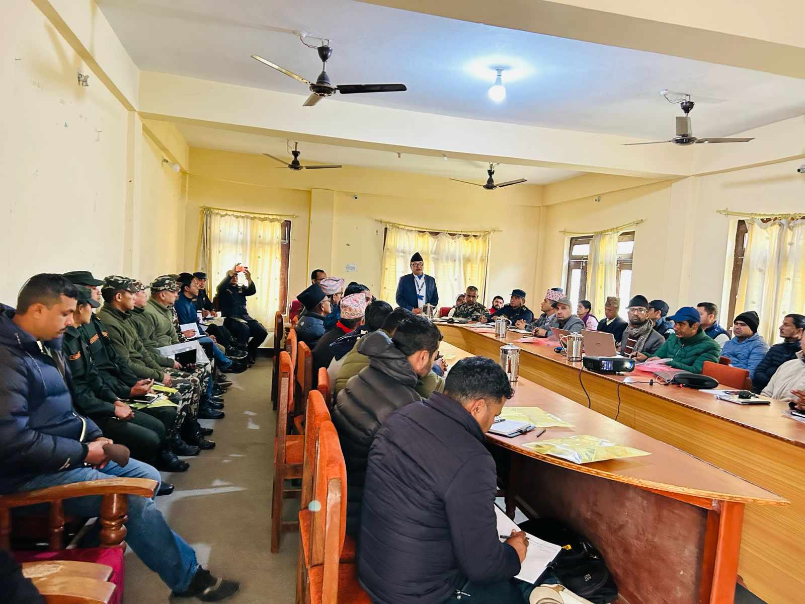 बझाङमा विपद पुर्व तयारी गाेष्ठी