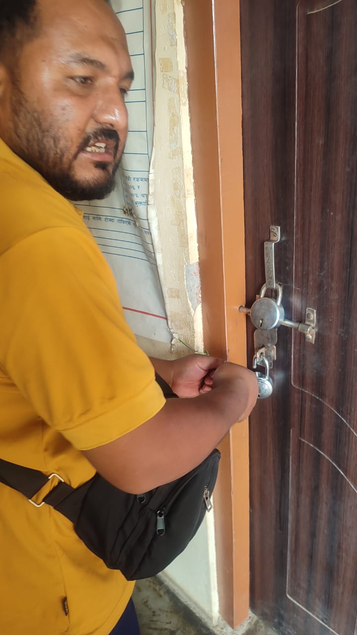नेरुडे मिर्मिरे लघुवित्त वित्तिय सस्था मा लगाइयो तालाबन्दी