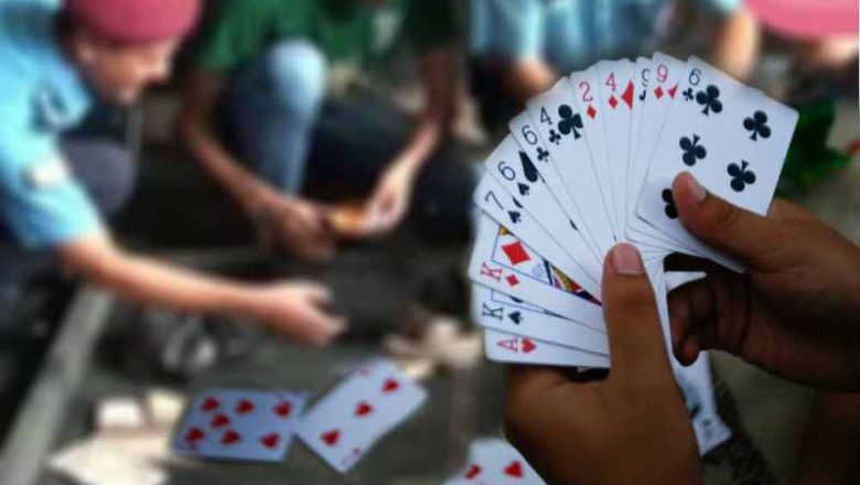 कञ्चनपुरमा तास खेलिरहेका १६ जना पक्राउ