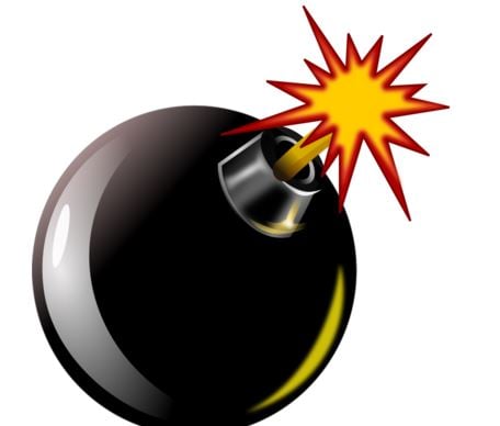 पूर्व सैनिकको घरमा सकेट बम विस्फोट हुँदा एक जना घाइते