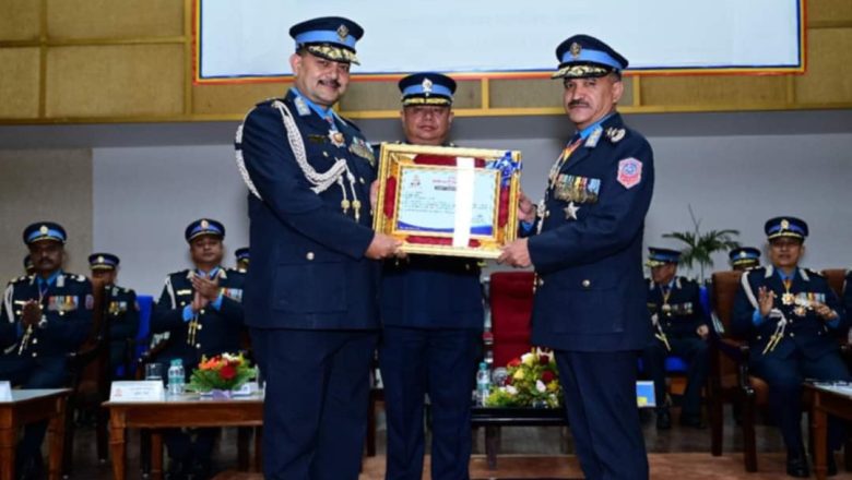 नेपाल प्रहरी कार्यदक्षता मुल्याङ्कन सुप प्रहरी प्रमुख प्रहरी नायव महानिरीक्षक रबिन्द्र के.सी. उत्कृष्ठ व्यवस्थापकको रुपमा पुरस्कृत