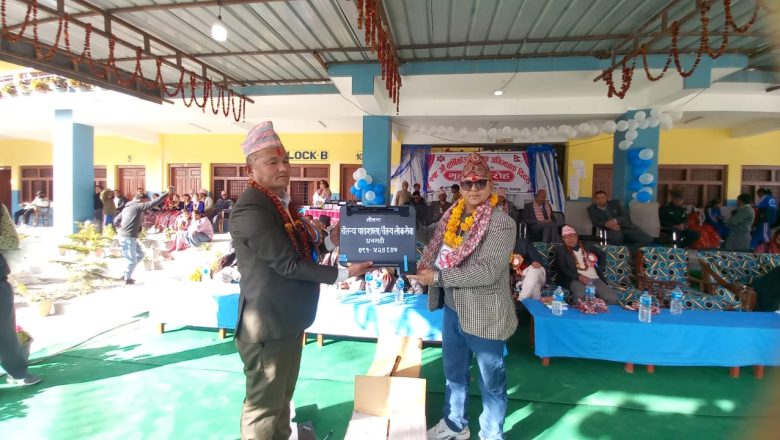 चैतन्य पाठशालाद्वारा बझाङको सत्यवादीलाइ प्रिन्टर हस्तान्तरण