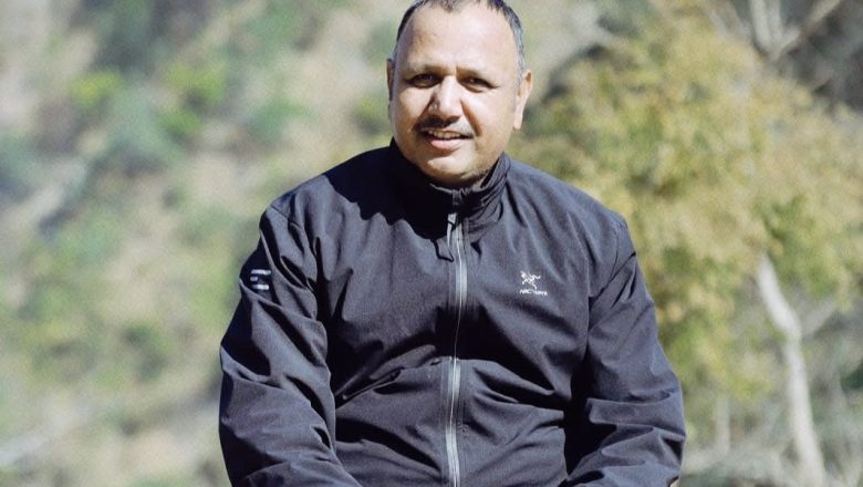 धनगढीको कपडा बैङ्कलाई डा. प्रयागराज जोशीद्वारा सहयोग