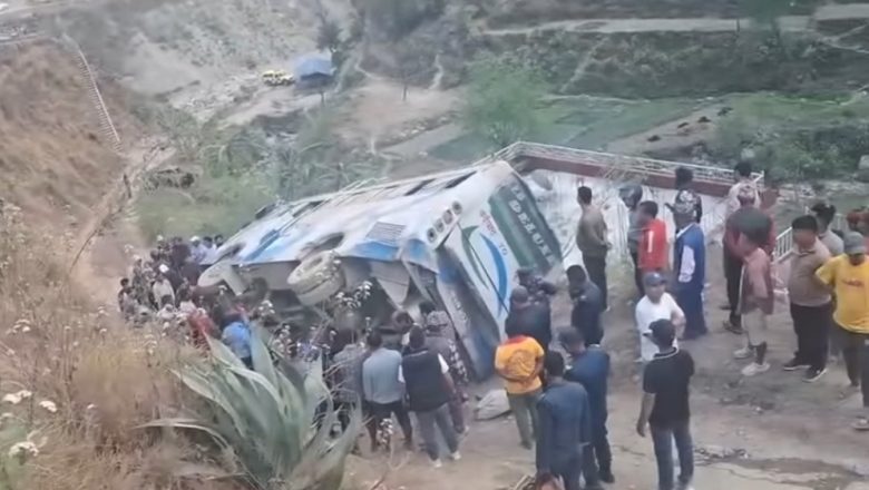 अर्घाखाँचीमा बस दुर्घटना हुँदा ३ जनाको मृत्यु