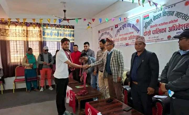 बित्थडचिरमा समाजवादीका ४ जना नेता एमालेमा प्रवेश