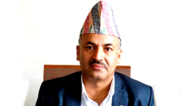 भिजिट भिसाको सेटिङ मिलाउन अध्यागमन कर्मचारीसँग विदेशी सिमकार्ड