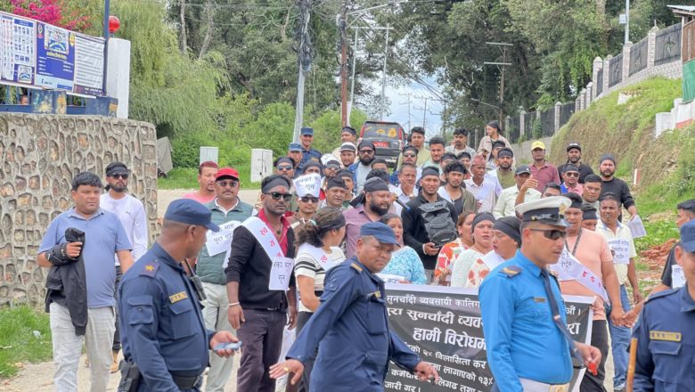 डडेल्धुरामा सुनचाँदी व्यवसायीहरू आन्दोलित