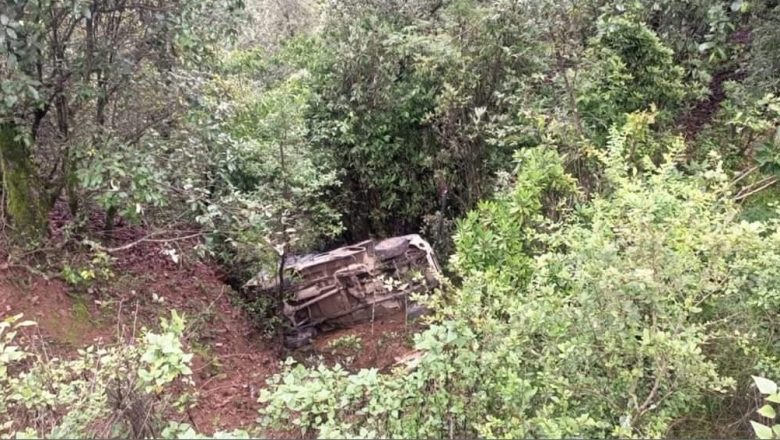 बझाङबाट धनगढी जाँदै गरेको जीप बैतडीमा दुर्घटना: चार जना घाइते, डडेल्धुरामा उपचार