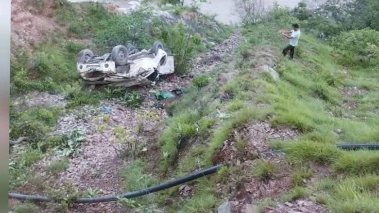 बैतडीमा जीप दुर्घटना : चालकसहित ८ जना घाइते, तीनको अवस्था गम्भीर