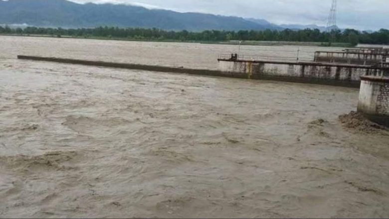 शारदा ब्यारेजमा दोस्रो दिन पनि चार पांग्रे सवारी आवागमन रोक