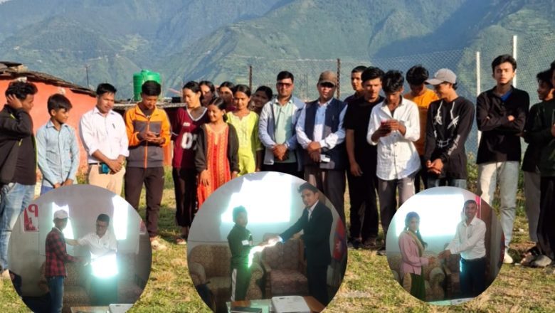 निड्स नेपालद्वारा दुर्गाथली गाउँपालिकामा बालबालिकालाई आर्थिक सहयोग