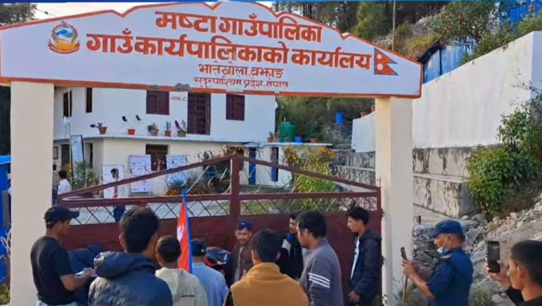 मष्टा गाउँपालिकाको कार्यालयमा जेन-जी समूहद्वारा अनिश्चितकालीन तालाबन्दी
