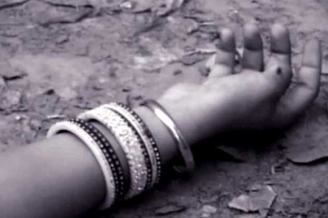 बझाङमा घाँस काट्ने क्रममा भिरबाट लडेर गम्भीर घाइते भएकी बुढाको गयो ज्यान