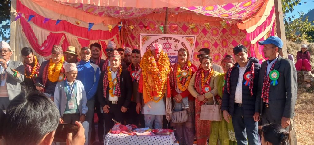 सेवानिवृत प्रधानाध्यापक जोशीको बिदाई