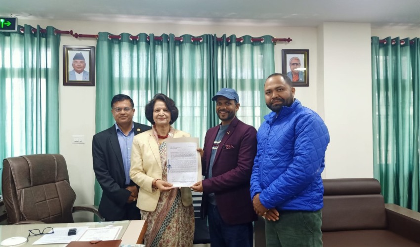 गेटामा पूर्ण क्षमताको अस्पताल चलाउन माग गर्दै स्वास्थ्य मन्त्रीलाई ज्ञापनपत्र