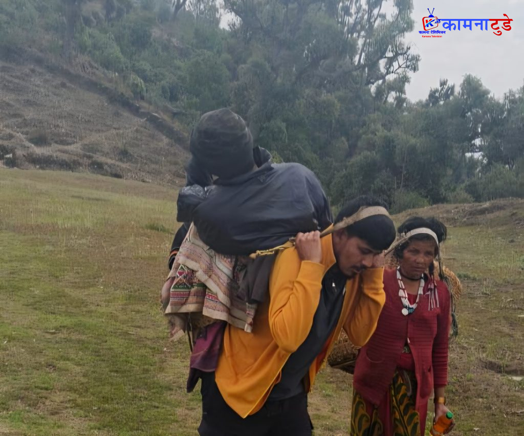 अछाममा अझै पिठ्युँमै बिरामी बोक्नु पर्ने बाध्यता