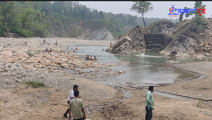 कैलालीको हाटखोली नदीमा पौडी खेल्ने क्रममा डुबेर १५ वर्षीय बालकको मृत्यु